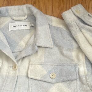 Calvin Klein Jeans large blue and white soft jacket